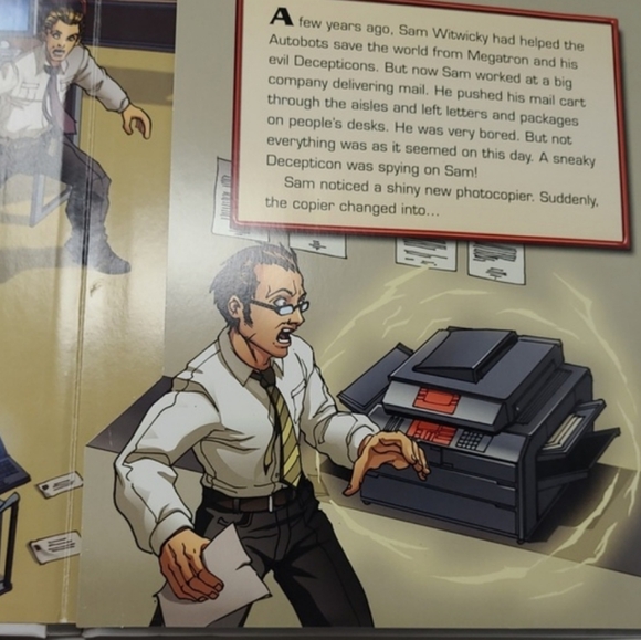 2011 HASBRO "TRANSFORMERS DARK OF THE MOON" ACTION POP-UP BOOK - READERS DIGEST - Picture 8 of 14